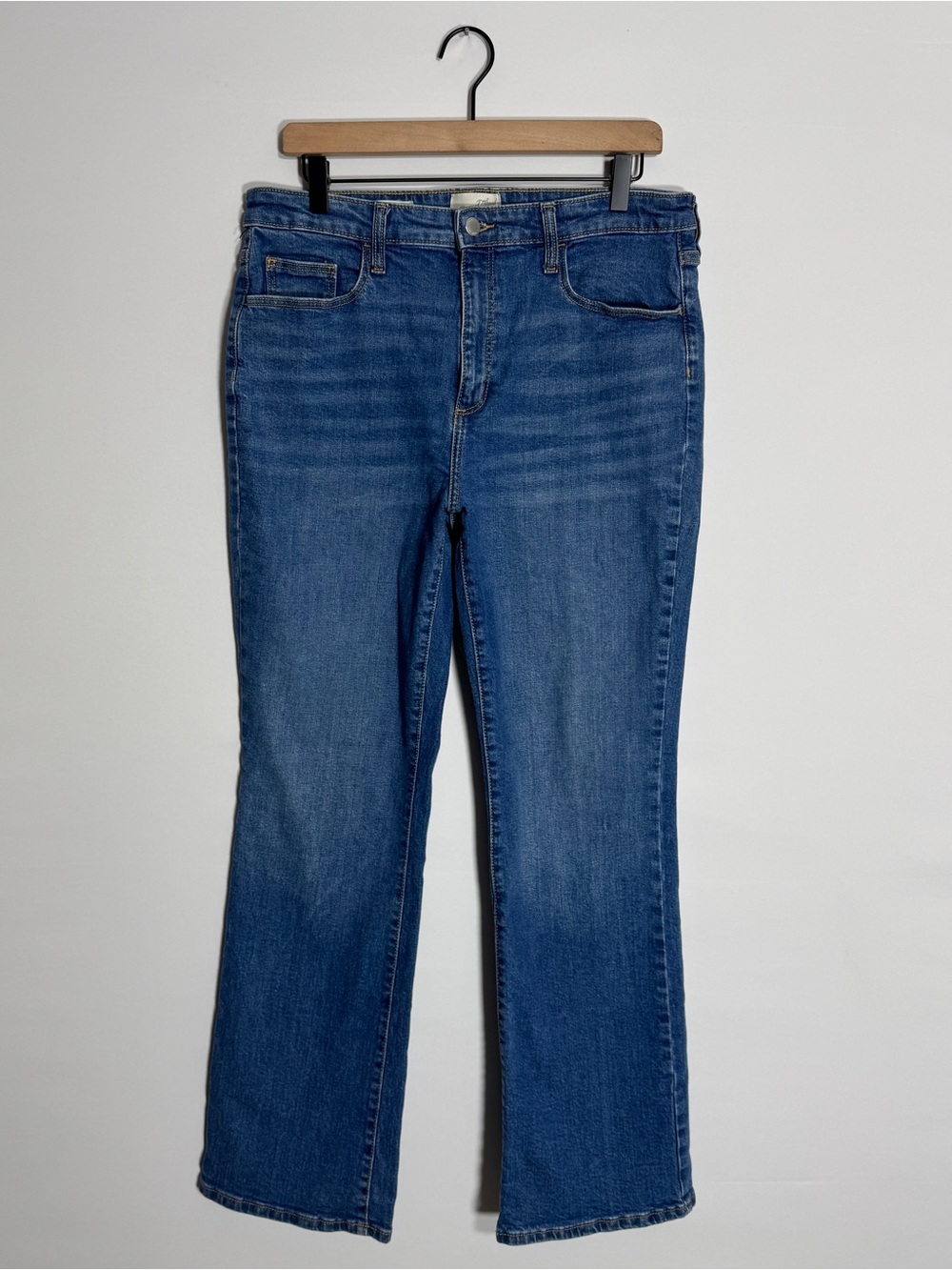 WJ325 {Universal Thread} "High Rise Slim Bootcut" Blue Boot Cut Denim Jeans